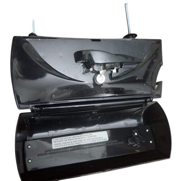 Black & Decker Slimline Spacemaker Can Opener Digital Clock with Hardware EC950B - Picture 6 of 9